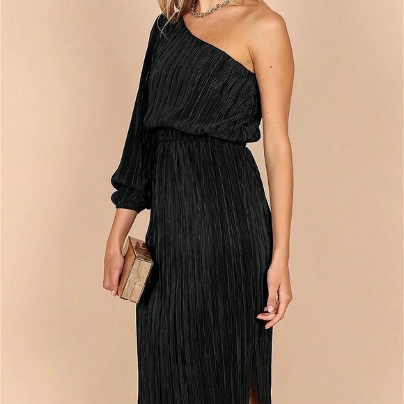 Black Elegant Women's One Shoulder Lantern Sleeve Split Thigh Plisse Dress - Picture 3 of 3